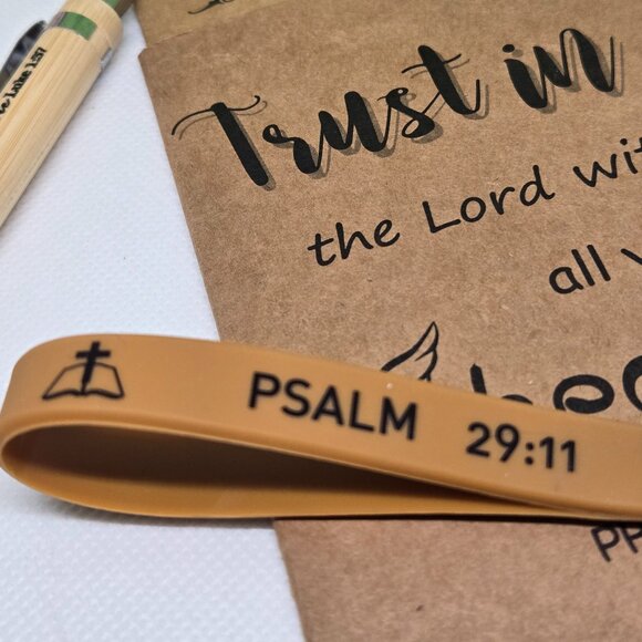 NEW INSPIRATIONAL FAITH CANVAS POUCH, NOTEPAD, PEN, BOOKMARK & KEYCHAIN GIFT SET - Picture 5 of 10